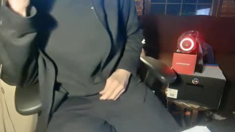 Snapshot of nfgwholoves2cum chatting on February 27, 2026, 4:01 am NFG Nice Friendly Guy Dick online show from February 27, 2026, 4:01 am