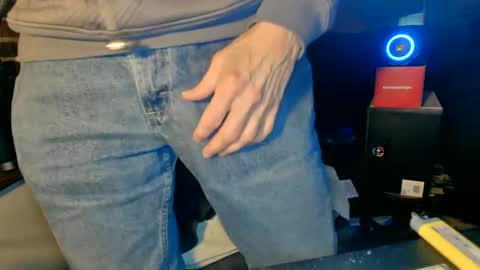 Snapshot of nfgwholoves2cum chatting on March 21, 2026, 12:59 am NFG Nice Friendly Guy Dick online show from March 21, 2026, 12:59 am