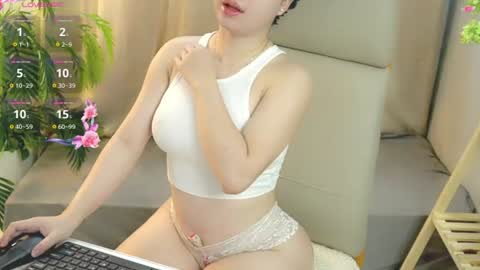 nhatlinhnguyen online show from August 3, 2026, 9:04 am