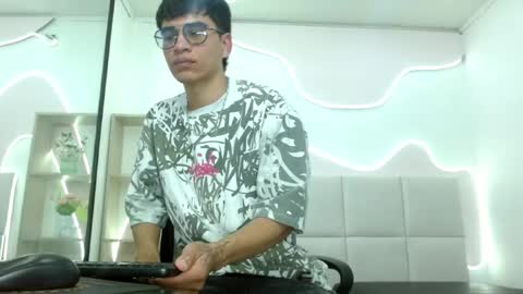 NhicolasMuller online show from July 24, 2026, 1:47 am