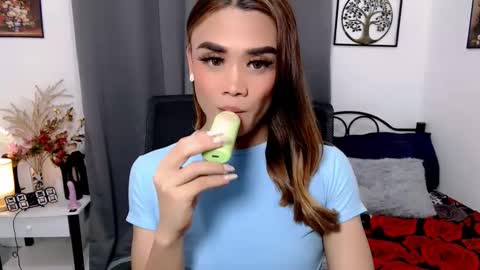 hottie nicole online show from March 9, 2025, 6:06 am