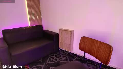 Nia Blum online show from January 8, 2026, 1:02 pm