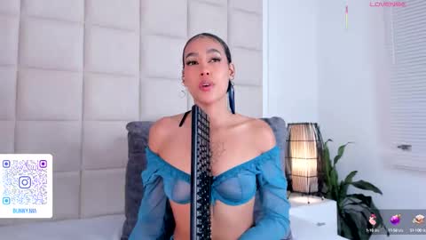 Nia online show from September 29, 2025, 2:22 pm