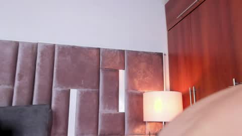 Snapshot of nia_bunny chatting on April 22, 2026, 1:56 pm Nia online show from April 22, 2026, 1:56 pm