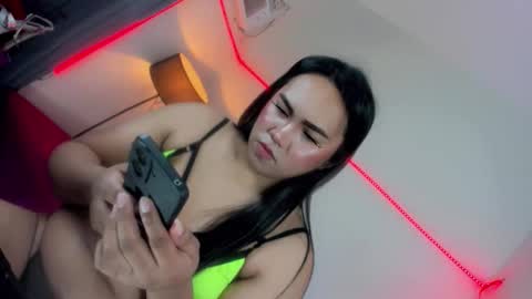 nia_jaxx online show from April 30, 2026, 8:57 pm