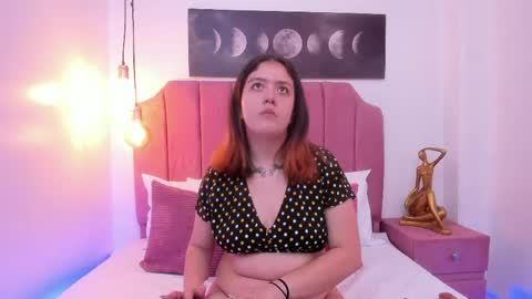 Snapshot of nia_stark chatting on May 6, 2026, 3:35 am Estefani online show from May 6, 2026, 3:35 am