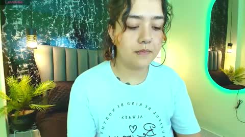 nia_starkx online show from September 15, 2025, 3:01 pm
