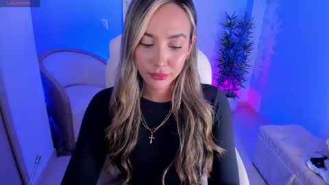 Snapshot of niabennet chatting on October 3, 2025, 10:40 pm Nia online show from October 3, 2025, 10:40 pm