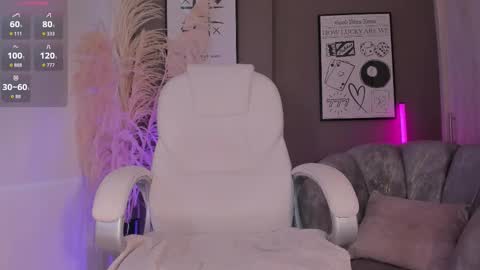 Nia online show from March 5, 2026, 2:13 pm