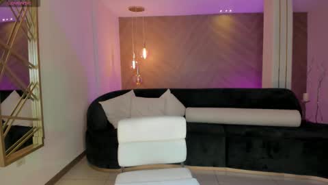 SQUIRTER DOLL    online show from October 31, 2025, 7:26 pm