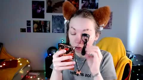 nica_kawaii online show from April 20, 2026, 9:01 am