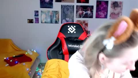 nica_kawaii online show from April 24, 2026, 8:06 am