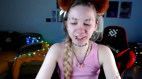 nica_kawaii online show from May 8, 2026, 2:00 pm