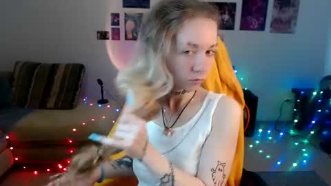 nica_kawaii online show from June 22, 2026, 1:19 pm