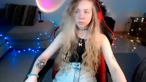 nica_kawaii online show from June 23, 2026, 3:21 pm
