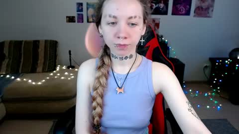 nica_kawaii online show from June 26, 2026, 1:15 pm