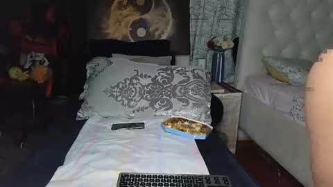 Snapshot of nicckah_ chatting on November 4, 2025, 7:57 pm Lilly online show from November 4, 2025, 7:57 pm