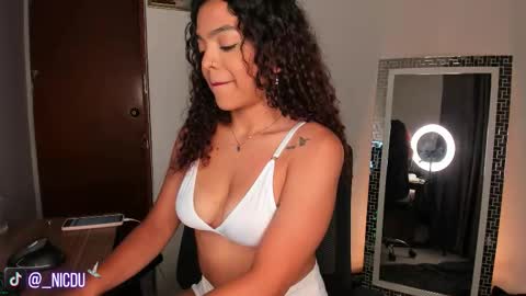 Snapshot of nicdu_xxx chatting on October 26, 2025, 2:28 am Nicol - New account online show from October 26, 2025, 2:28 am