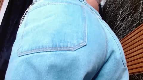 Snapshot of nicecherry_ chatting on March 7, 2025, 10:54 pm Michell online show from March 7, 2025, 10:54 pm