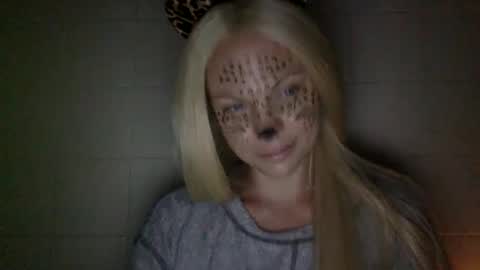 Amber online show from October 1, 2025, 1:55 am