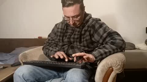 Snapshot of nicefuck0077 chatting on December 22, 2024, 1:55 am nicefuck0077 online show from December 22, 2024, 1:55 am
