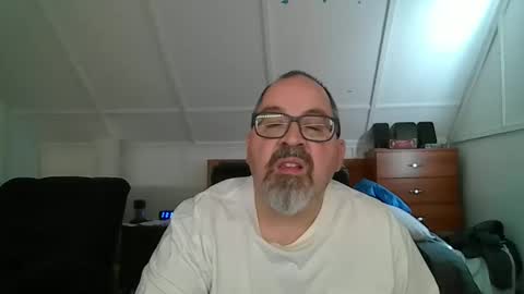 niceguy7208 online show from November 9, 2025, 4:16 pm