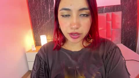 Nicolle  online show from December 13, 2024, 4:27 pm