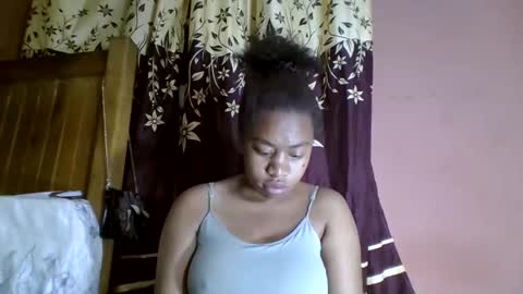 nicelly01 online show from April 26, 2026, 2:42 am