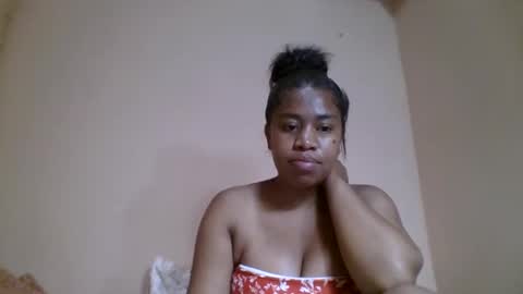 nicelly01 online show from May 6, 2026, 7:41 pm