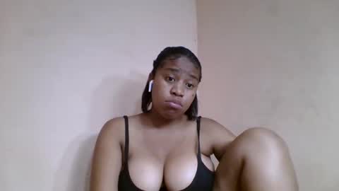 nicelly01 online show from June 11, 2026, 6:50 pm