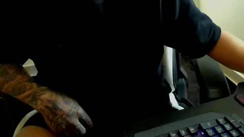 Snapshot of nicepussyandcock chatting on October 5, 2025, 1:20 pm Camila And Steeven online show from October 5, 2025, 1:20 pm