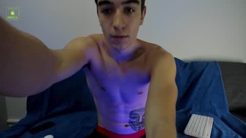 Nicholas online show from December 22, 2025, 6:21 am