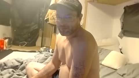 nicholasjesse51 online show from October 31, 2025, 11:50 pm