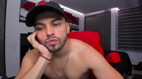 Snapshot of nick_klaus chatting on December 19, 2024, 11:25 pm Nick Klaus online show from December 19, 2024, 11:25 pm