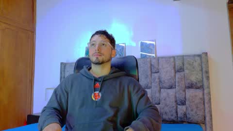 Snapshot of nick_moss_ chatting on March 12, 2026, 10:54 am nick_moss_ online show from March 12, 2026, 10:54 am