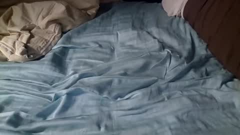 Snapshot of nickanonymous1034 chatting on December 17, 2025, 11:22 pm Nick online show from December 17, 2025, 11:22 pm