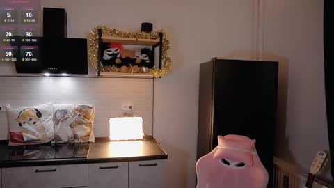 nickari_x online show from May 10, 2026, 5:34 am