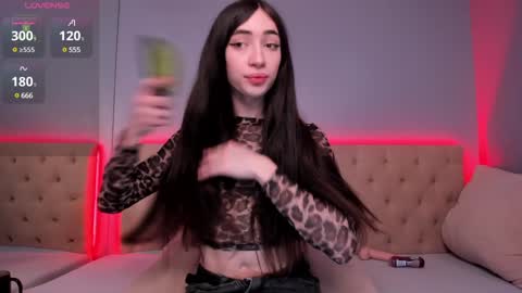 Nickie online show from December 14, 2024, 1:49 pm
