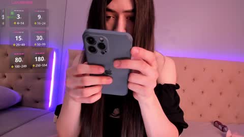 Nickie online show from December 26, 2024, 4:53 am