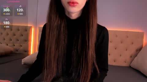 Nickie online show from February 2, 2025, 10:35 am