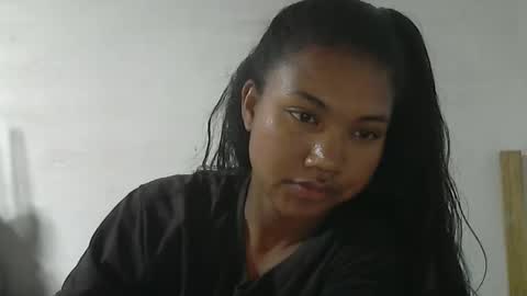 nickiqqyuu online show from April 30, 2026, 9:04 am