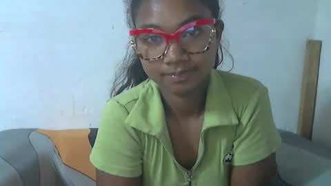 nickiqqyuu online show from June 8, 2026, 1:28 am