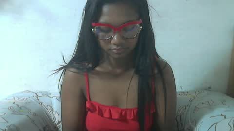 nickiqqyuu online show from June 17, 2026, 12:02 am