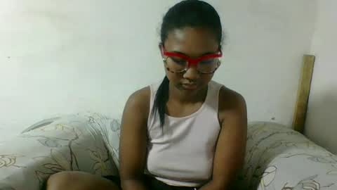 nickiqqyuu online show from July 14, 2026, 6:18 am
