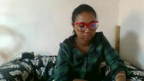 nickiqqyuu online show from July 20, 2026, 11:45 am