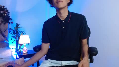 Nickolas Muoz online show from December 14, 2024, 2:53 pm