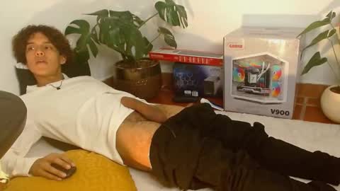 Nickolas Muoz online show from December 27, 2024, 9:11 pm