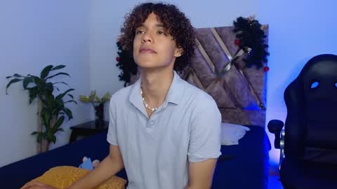 Nickolas Muoz online show from December 30, 2024, 5:34 pm