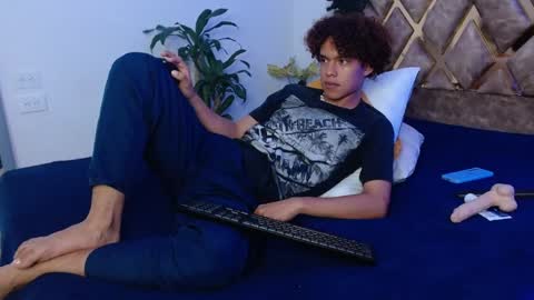 Nickolas Muoz online show from December 30, 2024, 11:38 pm