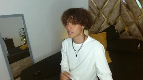 Nickolas Muoz online show from January 29, 2025, 9:28 pm